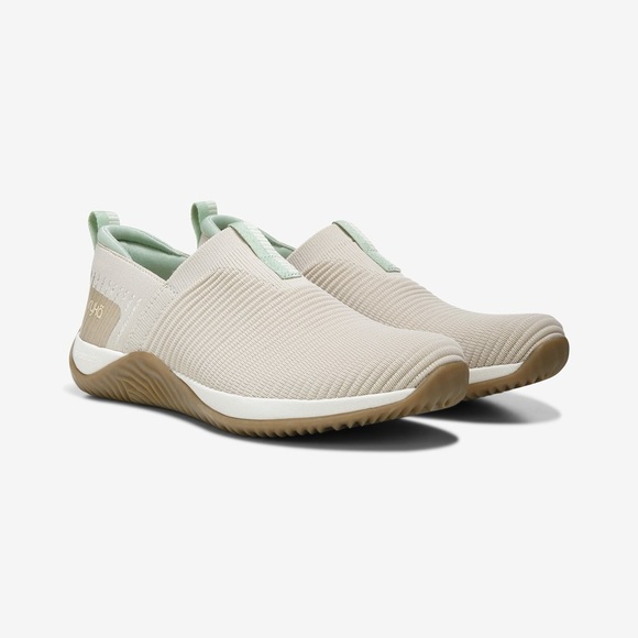 Echo Knit Slip On Sneaker - Picture 2 of 12